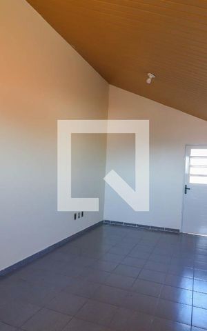 Casa à venda com 280m², 4 quartos e 3 vagas Casa à venda com 280m², 4 quartos e 3 vagasEscritório