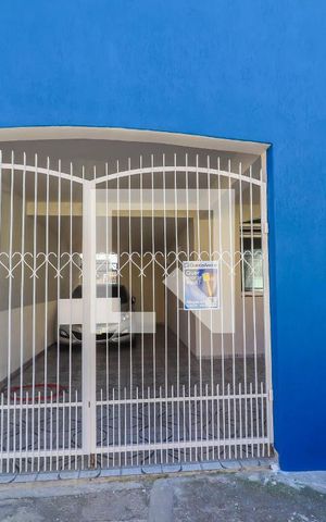 Casa à venda com 280m², 4 quartos e 3 vagas Casa à venda com 280m², 4 quartos e 3 vagasGaragem