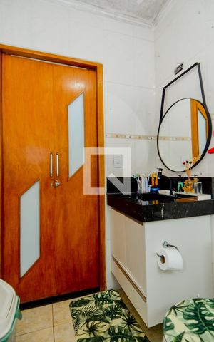 Casa para alugar com 220m², 3 quartos e 2 vagasBanheiro