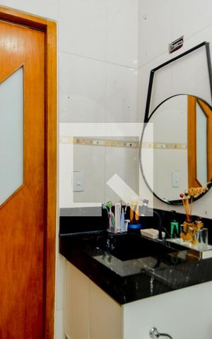 Casa para alugar com 220m², 3 quartos e 2 vagasBanheiro