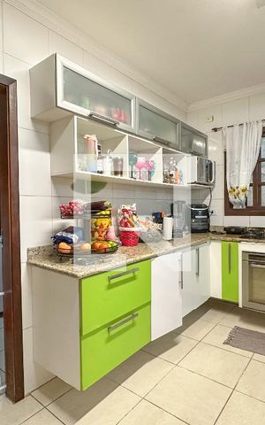 Casa de condomínio para alugar com 250m², 3 quartos e 2 vagas Casa de condomínio para alugar com 250m², 3 quartos e 2 vagasCozinha