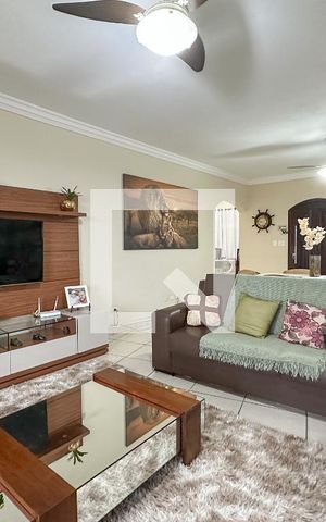 Casa de condomínio para alugar com 250m², 3 quartos e 2 vagas Casa de condomínio para alugar com 250m², 3 quartos e 2 vagasSala