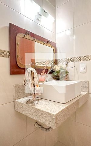 Casa de condomínio para alugar com 250m², 3 quartos e 2 vagas Casa de condomínio para alugar com 250m², 3 quartos e 2 vagasLavabo