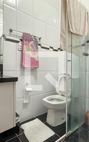 Casa de condomínio para alugar com 250m², 3 quartos e 2 vagas Casa de condomínio para alugar com 250m², 3 quartos e 2 vagasBanheiro 2