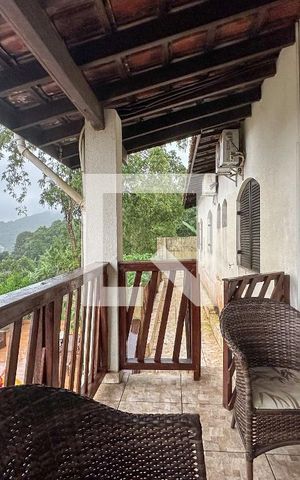 Casa de condomínio para alugar com 250m², 3 quartos e 2 vagas Casa de condomínio para alugar com 250m², 3 quartos e 2 vagasVaranda