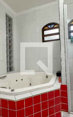 Casa de condomínio para alugar com 250m², 3 quartos e 2 vagas Casa de condomínio para alugar com 250m², 3 quartos e 2 vagasBanheiro 3