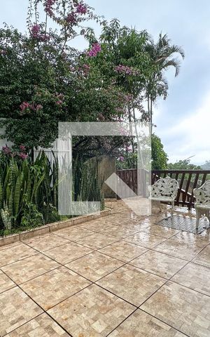 Casa de condomínio para alugar com 250m², 3 quartos e 2 vagas Casa de condomínio para alugar com 250m², 3 quartos e 2 vagasEntrada