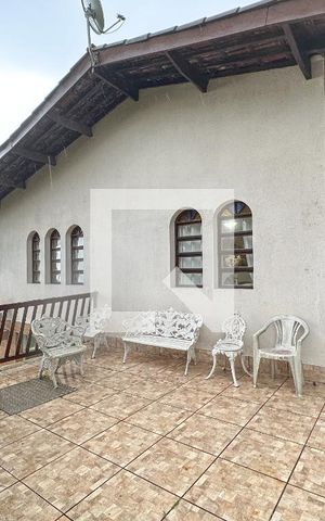 Casa de condomínio para alugar com 250m², 3 quartos e 2 vagas Casa de condomínio para alugar com 250m², 3 quartos e 2 vagasFachada