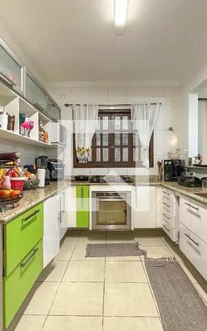 Casa de condomínio para alugar com 250m², 3 quartos e 2 vagas Casa de condomínio para alugar com 250m², 3 quartos e 2 vagasCozinha