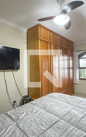 Casa de condomínio para alugar com 250m², 3 quartos e 2 vagas Casa de condomínio para alugar com 250m², 3 quartos e 2 vagasSuíte 3