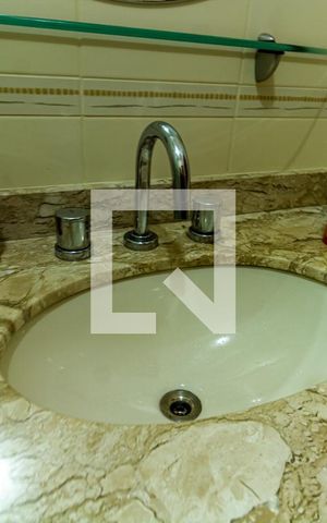 Apartamento para alugar com 80m², 2 quartos e sem vaga Apartamento para alugar com 80m², 2 quartos e sem vagaBanheiro