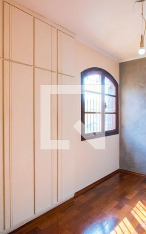 Casa à venda com 180m², 3 quartos e 2 vagas Casa à venda com 180m², 3 quartos e 2 vagasQuarto 2