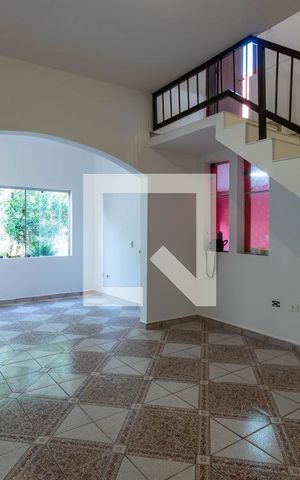 Casa para alugar com 90m², 2 quartos e 2 vagas Casa para alugar com 90m², 2 quartos e 2 vagasSala