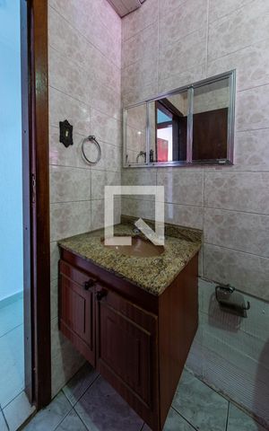 Casa para alugar com 90m², 2 quartos e 2 vagas Casa para alugar com 90m², 2 quartos e 2 vagasBanheiro