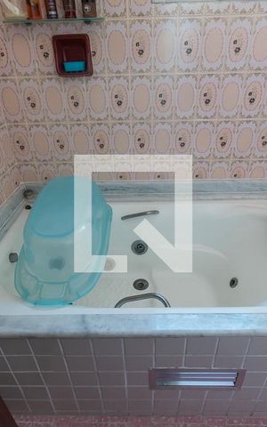 Casa à venda com 200m², 5 quartos e 3 vagas Casa à venda com 200m², 5 quartos e 3 vagasBanheiro Social 2 (2º andar) - Banheira