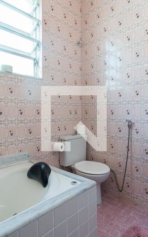 Casa à venda com 200m², 5 quartos e 3 vagas Casa à venda com 200m², 5 quartos e 3 vagasBanheiro Social 2 (2º andar)