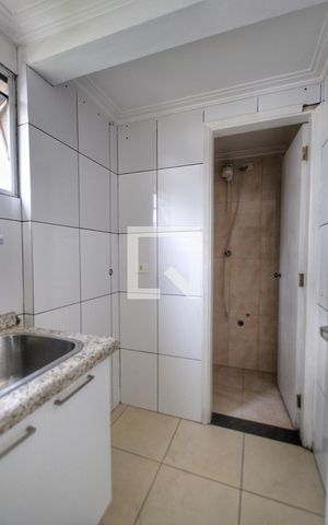 Apartamento para alugar com 72m², 3 quartos e 1 vagaÁrea de Serviço
