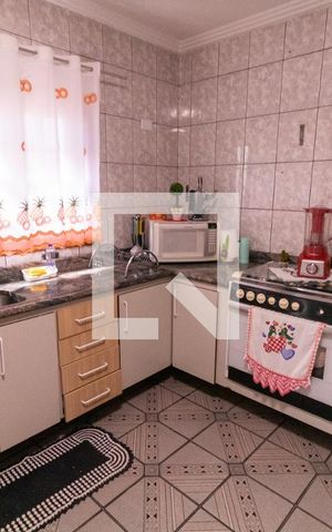 Casa à venda com 300m², 5 quartos e 5 vagas Casa à venda com 300m², 5 quartos e 5 vagascozinha