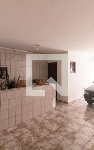 Casa à venda com 300m², 5 quartos e 5 vagas Casa à venda com 300m², 5 quartos e 5 vagascozinha