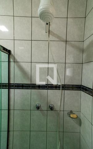 Casa à venda com 300m², 5 quartos e 5 vagas Casa à venda com 300m², 5 quartos e 5 vagasbanheiro