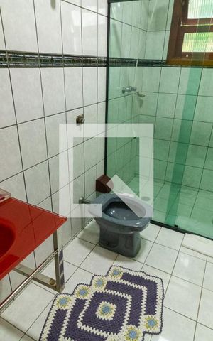 Casa à venda com 300m², 5 quartos e 5 vagas Casa à venda com 300m², 5 quartos e 5 vagasbanheiro