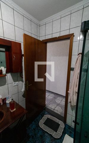 Casa à venda com 300m², 5 quartos e 5 vagas Casa à venda com 300m², 5 quartos e 5 vagasbanheiro