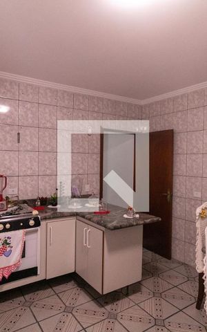 Casa à venda com 300m², 5 quartos e 5 vagas Casa à venda com 300m², 5 quartos e 5 vagascozinha