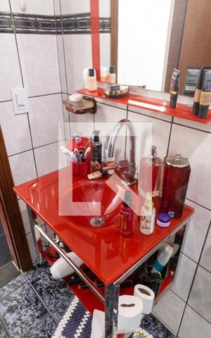 Casa à venda com 300m², 5 quartos e 5 vagas Casa à venda com 300m², 5 quartos e 5 vagasbanheiro