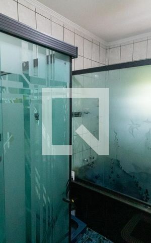 Casa à venda com 300m², 5 quartos e 5 vagas Casa à venda com 300m², 5 quartos e 5 vagasbanheiro