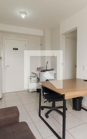 Apartamento para alugar com 34m², 2 quartos e sem vaga Apartamento para alugar com 34m², 2 quartos e sem vagaSala