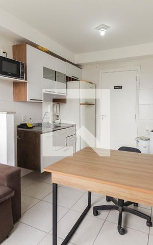 Apartamento para alugar com 34m², 2 quartos e sem vaga Apartamento para alugar com 34m², 2 quartos e sem vagaSala
