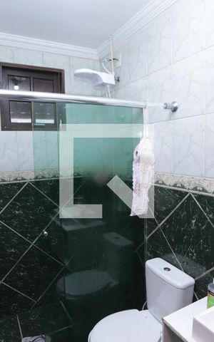 Casa à venda com 328m², 5 quartos e 5 vagasbanheiro social do segundo andar