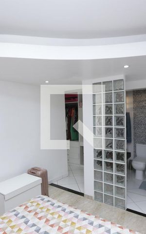 Casa à venda com 328m², 5 quartos e 5 vagasSuíte