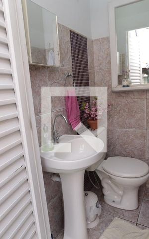 Casa à venda com 328m², 5 quartos e 5 vagasLavabo