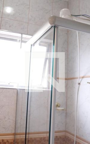 Casa à venda com 330m², 5 quartos e 6 vagasBanheiro da Suíte 2
