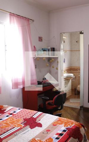Casa à venda com 330m², 5 quartos e 6 vagasSuíte 2