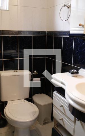 Casa à venda com 330m², 5 quartos e 6 vagasBanheiro da Suíte 1