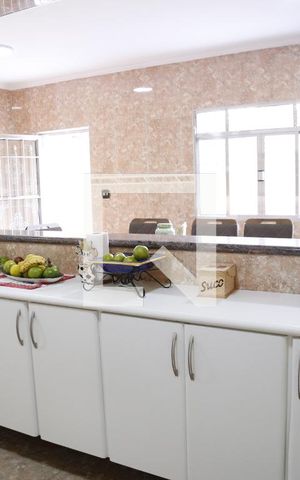 Casa à venda com 330m², 5 quartos e 6 vagasCozinha