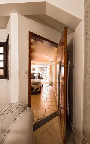Casa à venda com 152m², 3 quartos e 2 vagasEntrada