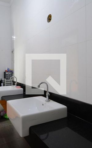Casa à venda com 300m², 3 quartos e 5 vagasBanheiro Suíte