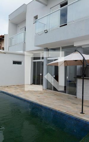 Casa à venda com 300m², 3 quartos e 5 vagas Piscina