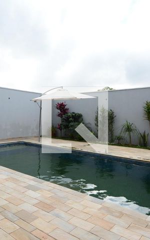 Casa à venda com 300m², 3 quartos e 5 vagas Piscina