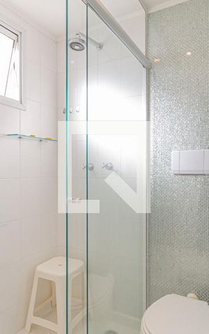 Apartamento para alugar com 80m², 2 quartos e 2 vagasBanheiro da suíte