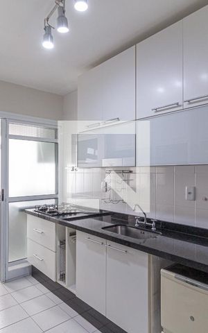 Apartamento para alugar com 80m², 2 quartos e 2 vagasCozinha e área de serviço