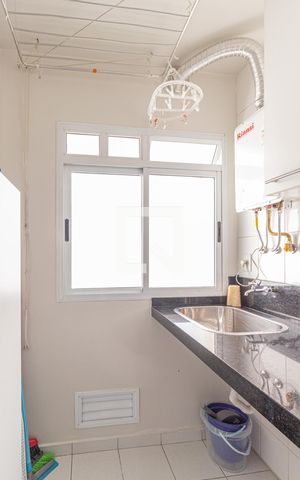 Apartamento para alugar com 80m², 2 quartos e 2 vagasCozinha e área de serviço