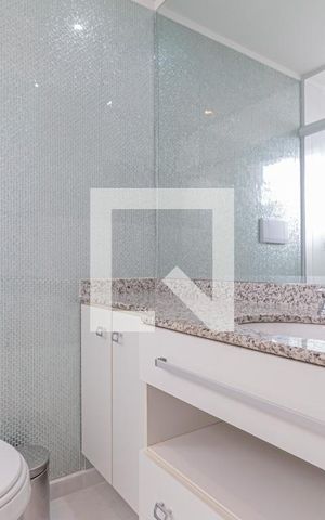 Apartamento para alugar com 80m², 2 quartos e 2 vagasBanheiro da suíte