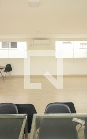 Apartamento à venda com 42m², 2 quartos e 1 vaga Apartamento à venda com 42m², 2 quartos e 1 vagaÁrea comum - Salão de festas