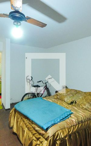 Casa à venda com 300m², 4 quartos e 4 vagas Casa à venda com 300m², 4 quartos e 4 vagasSuíte