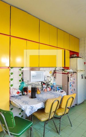Casa à venda com 300m², 4 quartos e 4 vagas Casa à venda com 300m², 4 quartos e 4 vagasCozinha