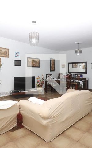 Casa à venda com 180m², 3 quartos e 4 vagasSala